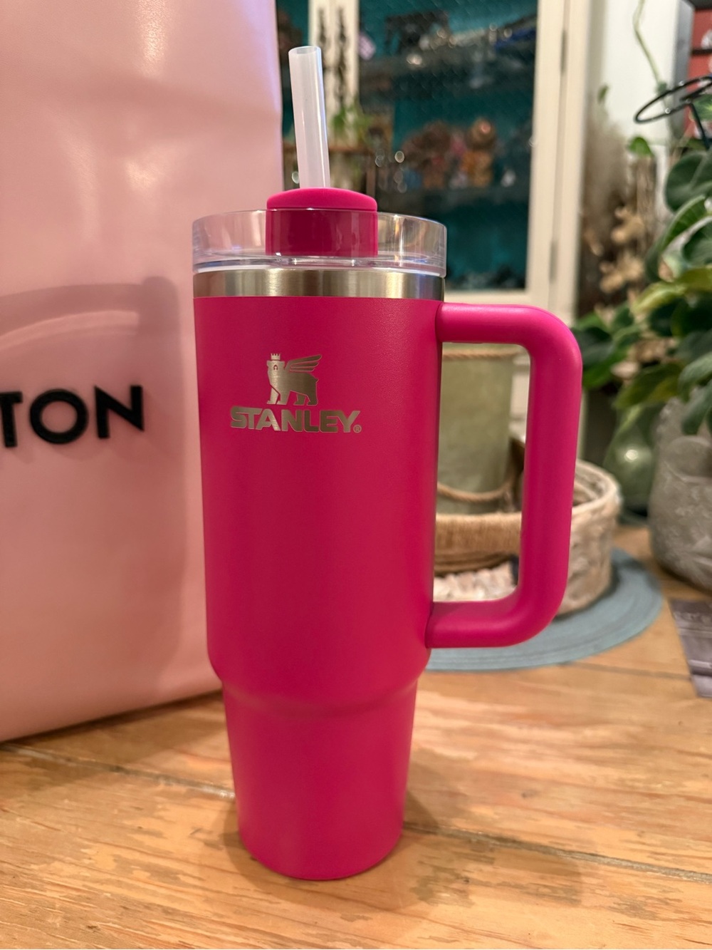 Stanley Quencher H2.0 FlowState 30 oz Hot Pink Tumbler with Handle & Straw